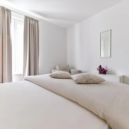 Near Center With Free Parking And Air Condition In Each Appartement Zadar