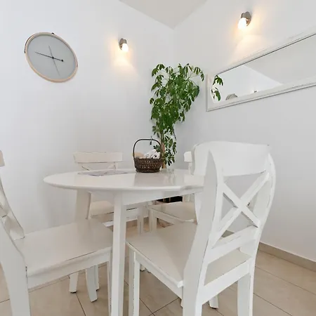 Near Center With Free Parking And Air Condition In Each Appartement *