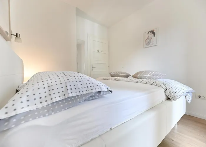 Near Center With Free Parking And Air Condition In Each