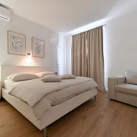 Near Center With Free Parking And Air Condition In Each Apartment Zadar