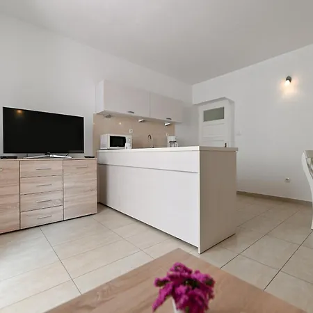 Near Center With Free Parking And Air Condition In Each Apartment *