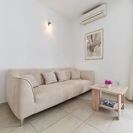 Near Center With Free Parking And Air Condition In Each Apartment Zadar