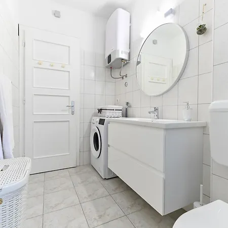 Near Center With Free Parking And Air Condition In Each Apartment