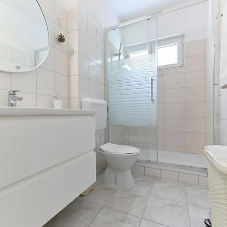 Apartment Near Center With Free Parking And Air Condition In Each