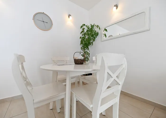 Near Center With Free Parking And Air Condition In Each Apartmán *